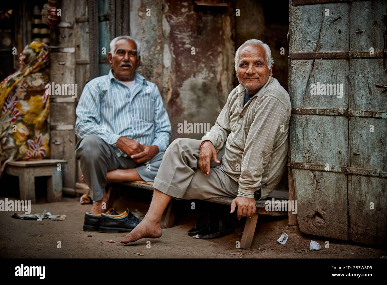 Porträt zweier indischer Männer, Bikaner, Rajasthan, Indien Stockfoto