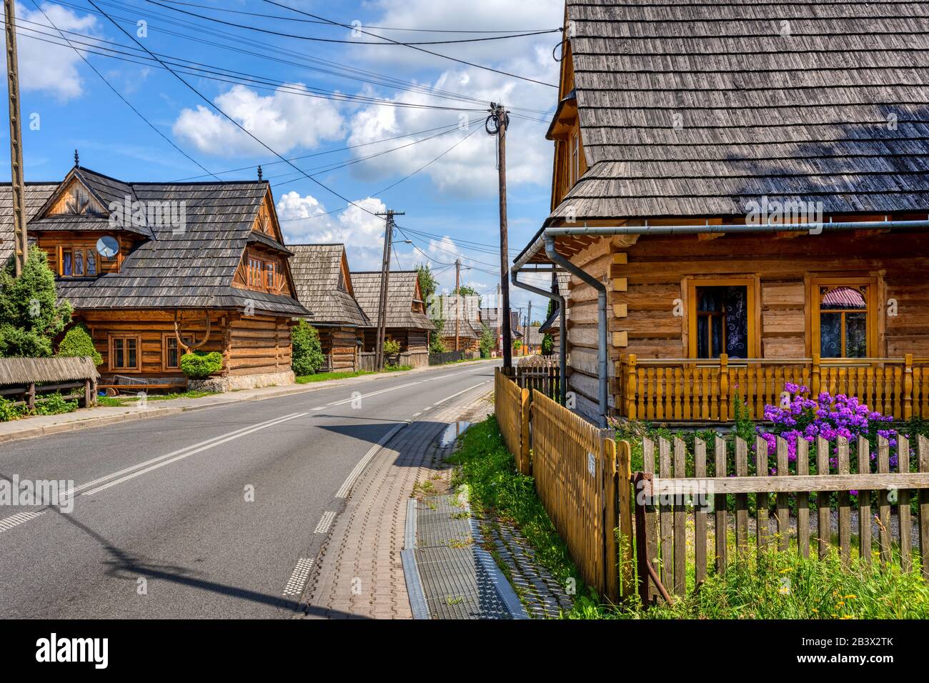 Traditionelle Holzhäuser im Dorf Chocholow im Süden Krakaus, eines der schönsten Dörfer Polens Stockfoto