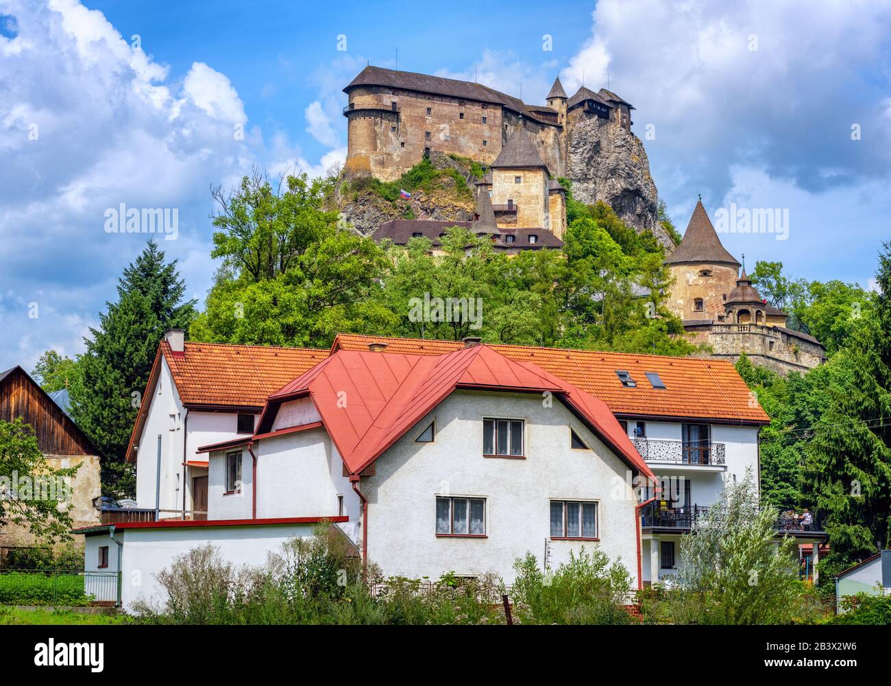 Schloss Orava in der Stadt Oravsky Podzamok im slowakischen Tatra, Slowakei Stockfoto