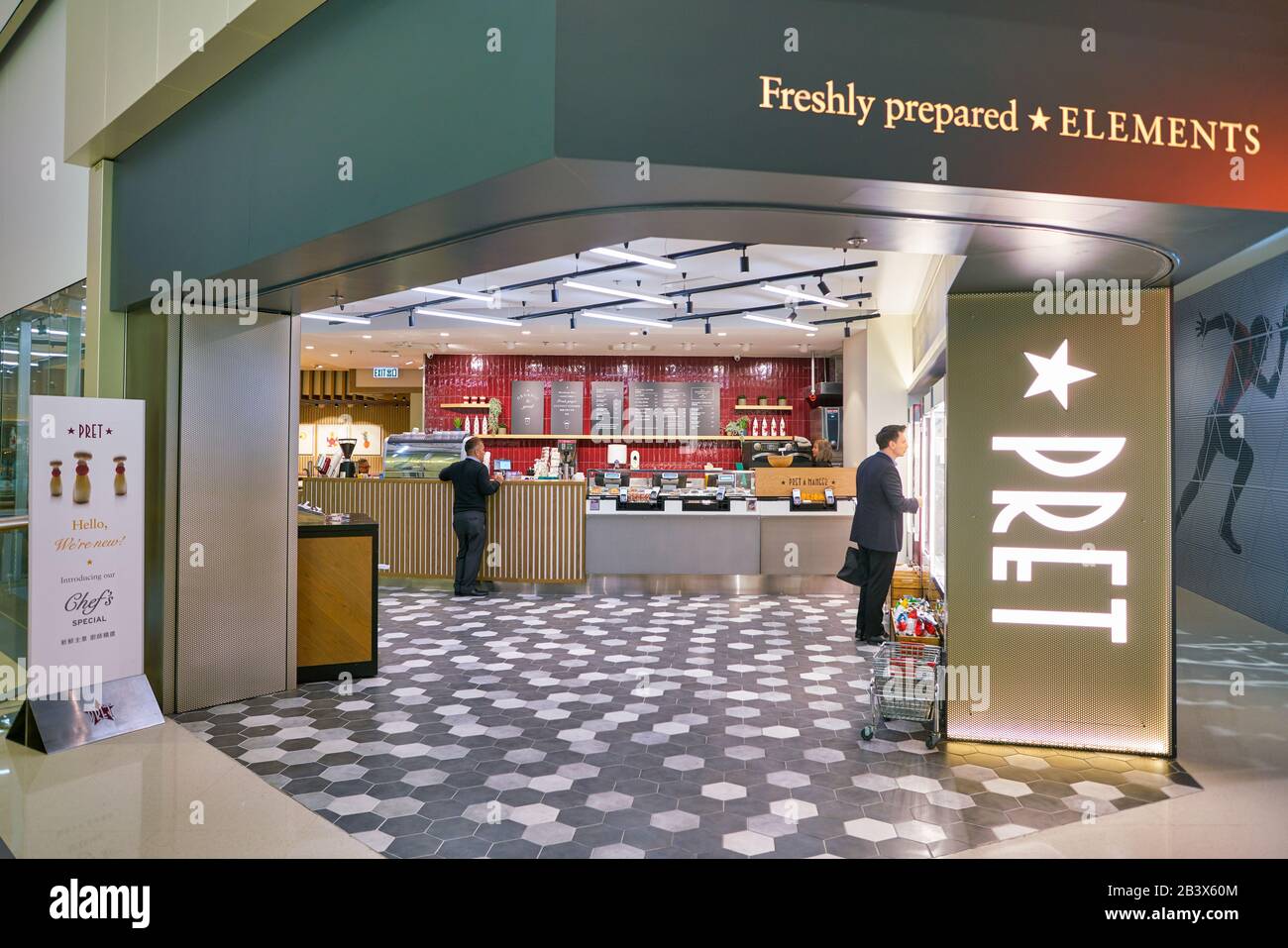 Hongkong, CHINA - CIRCA JANUAR 2019: Eintritt zum Einkaufszentrum "Pret a Manger in Elements". Pret a Manger ist eine internationale Sandwich-Shop-Kette BAS Stockfoto