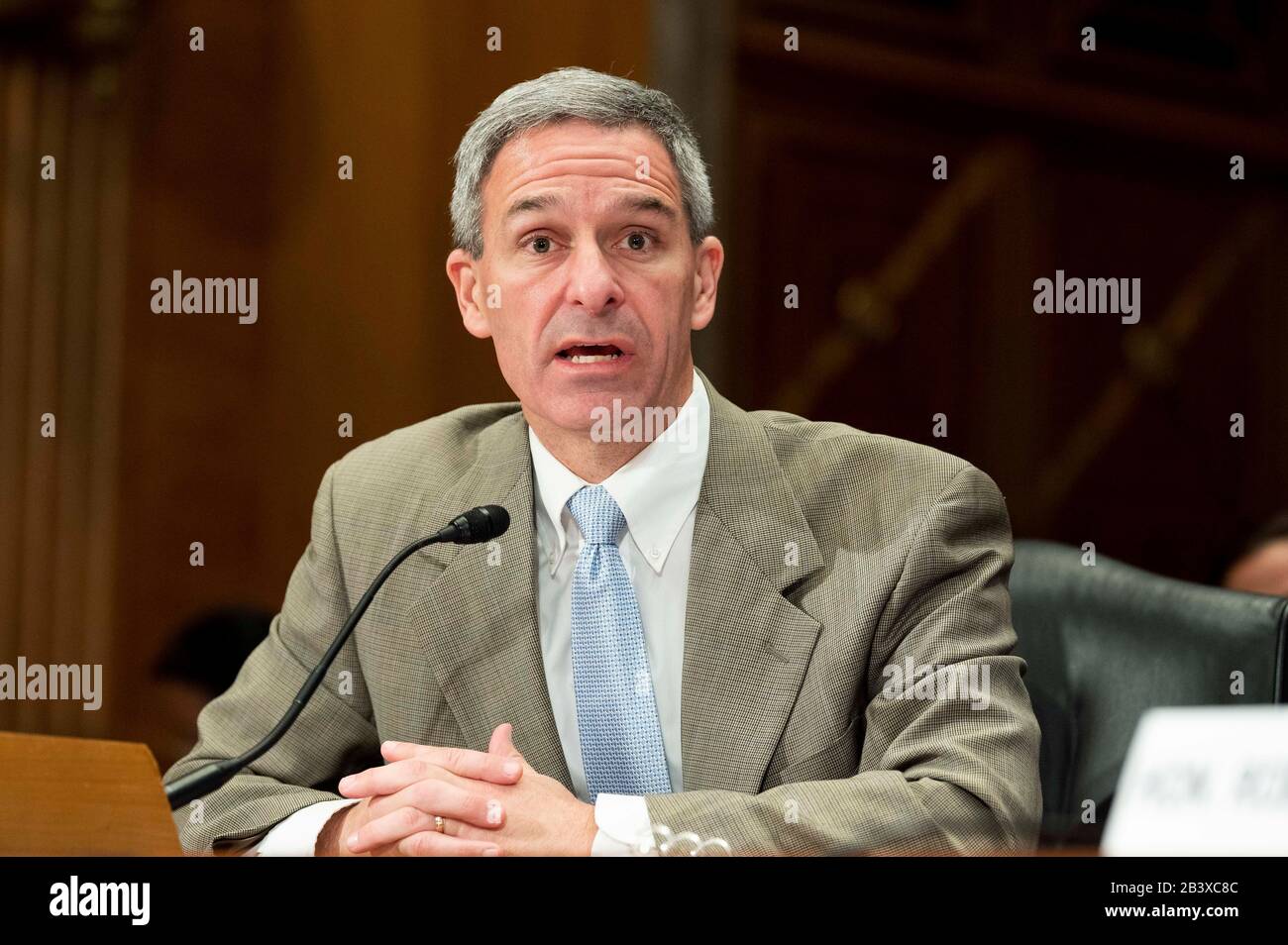 5. März 2020, Washington, DC, Vereinigte Staaten: 5. März 2020 - Washington, DC, Vereinigte Staaten: Ken CUCCINELLI, Senior Official Performing the Octural Secretary, U.S. Department of Homeland Security, bei einer Anhörung des Senatsausschusses für Heimatschutz und Regierungsangelegenheiten. (Bild: © Michael Brochstein/ZUMA Draht) Stockfoto