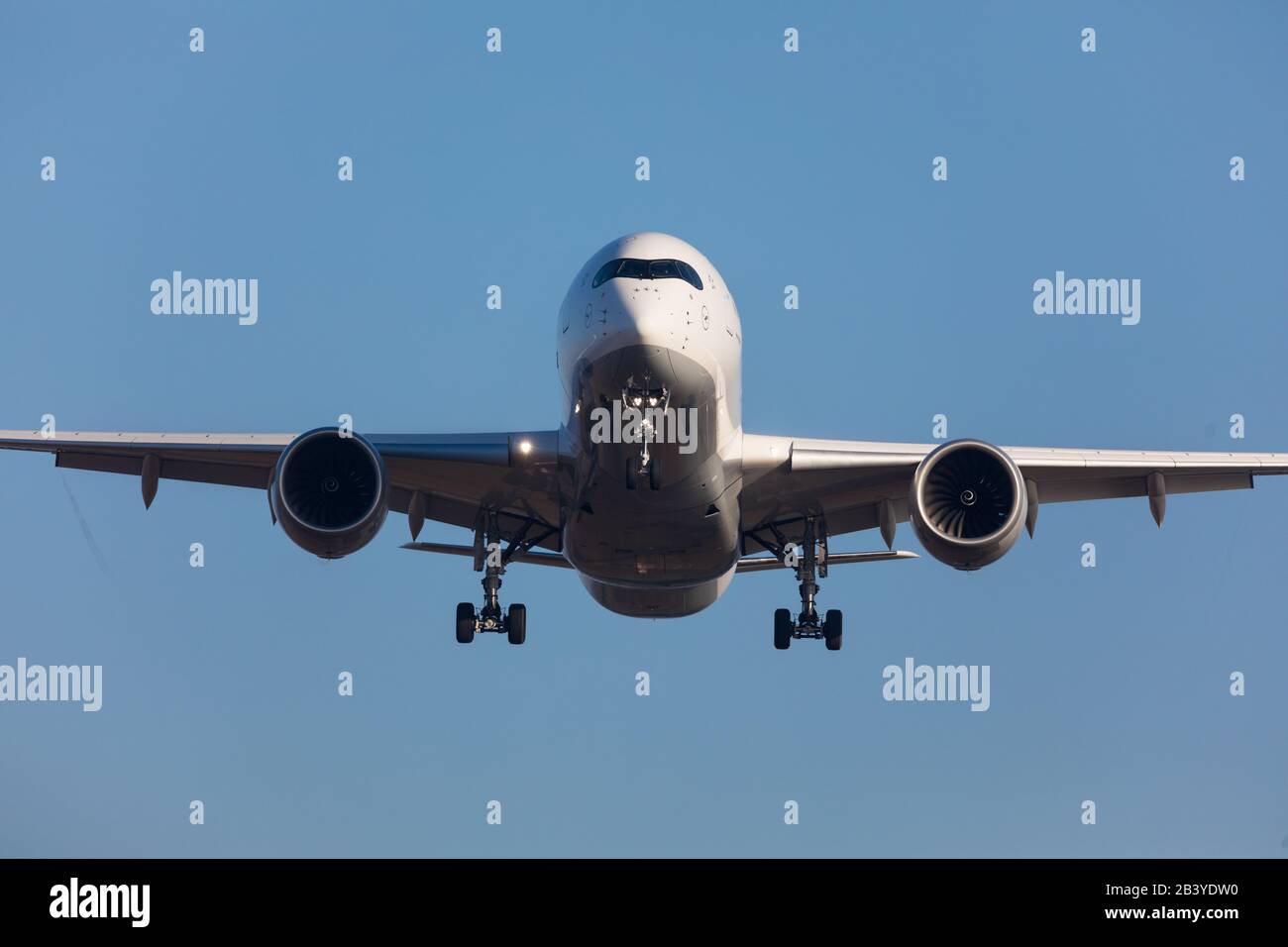 Manching, Deutschland - 30. Dezember 2016: Die Lufthansa German Airlines führt im Rahmen der Crew-Schulung an diesem neuen Airbus A350 Landungsversuche mit dem Airbus A350 durch Stockfoto