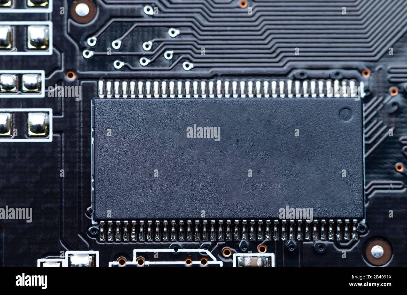 Das Bild zeigt eine elektronische Bauelemente aus der Nähe, die Elektronikkarte Stockfoto