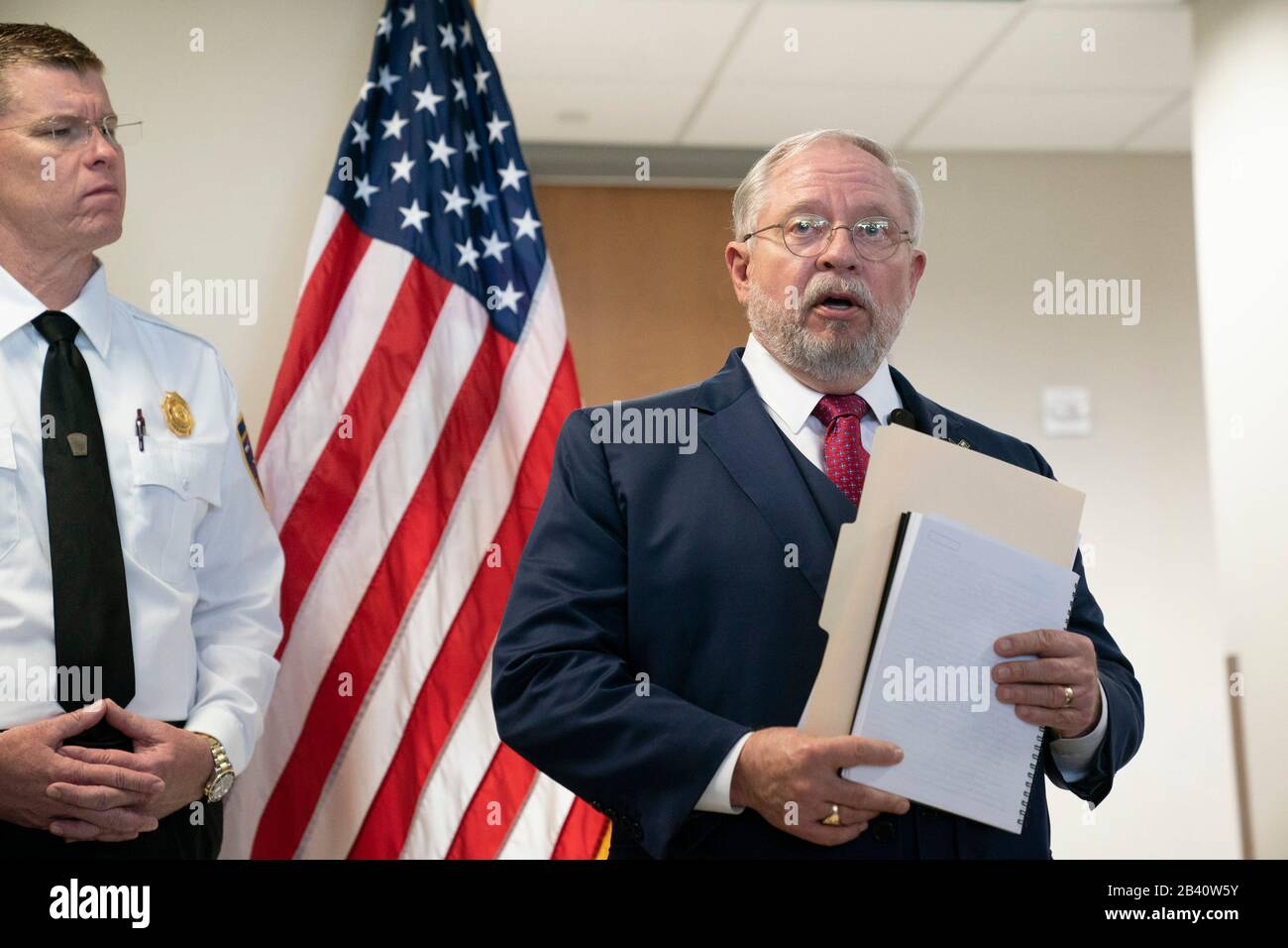 Austin, TX USA 5. März 2020: Vertreter von Texas, einschließlich des Gesundheitskommissars JOHN Hellestedt, kündigen die Inbetriebnahme eines landesweiten Labornetzwerks an, um auf das Coronavirus COVID-19 zu testen, das voraussichtlich Texas treffen wird. Virusfälle werden in Texas getestet, statt Proben an die Centers for Disease Control (CDC) in Atlanta zu verschiffen. Credit: Bob Daemmrich/Alamy Live News Stockfoto