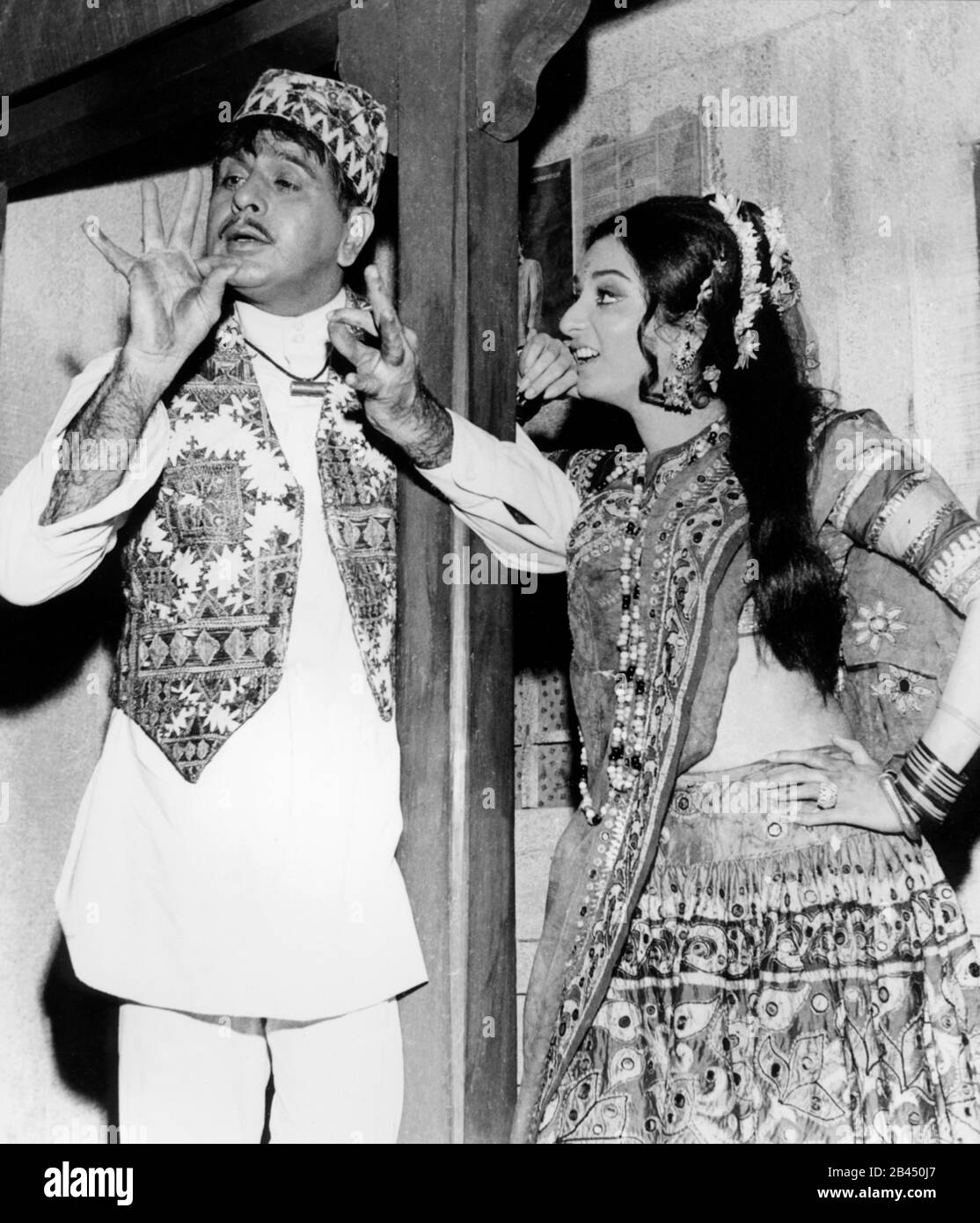 Dilip Kumar, indische bollywood-Filmschauspielerin und Schauspielerin Saira Banu, Indien, Asien, alter Jahrgang 1900s, Bild Stockfoto