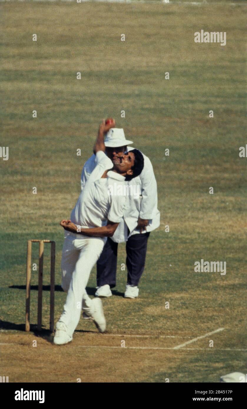 Kapil Dev Bowling, indischer Cricket-Spieler, Wankhede Stadium, Bombay, Mumbai, Maharashtra, Indien, Asien Stockfoto