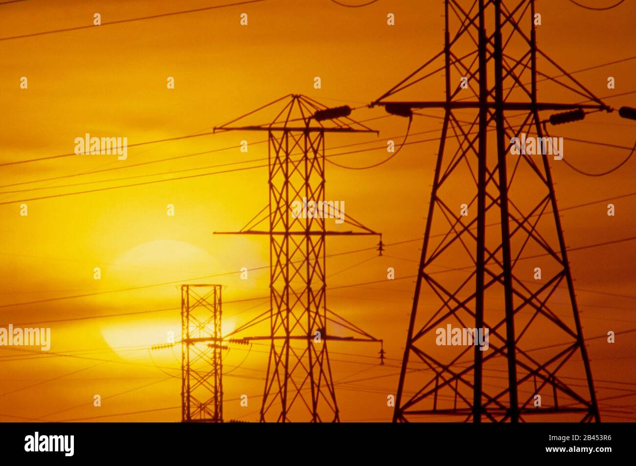 Stromleitungen (Hochspannung), Indien, Asien Stockfoto