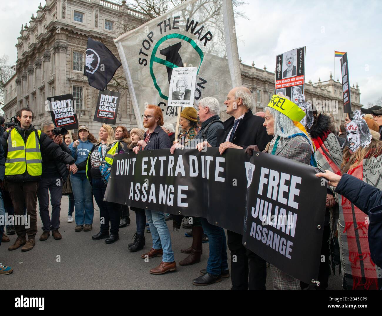 John Shipton, Kristinn Hrafnsson, Vivienne Westwood - Liefern Sie Assange march nicht aus Protest gegen die Auslieferung von WikiLeaks Julian Assange in die USA aus. Stockfoto