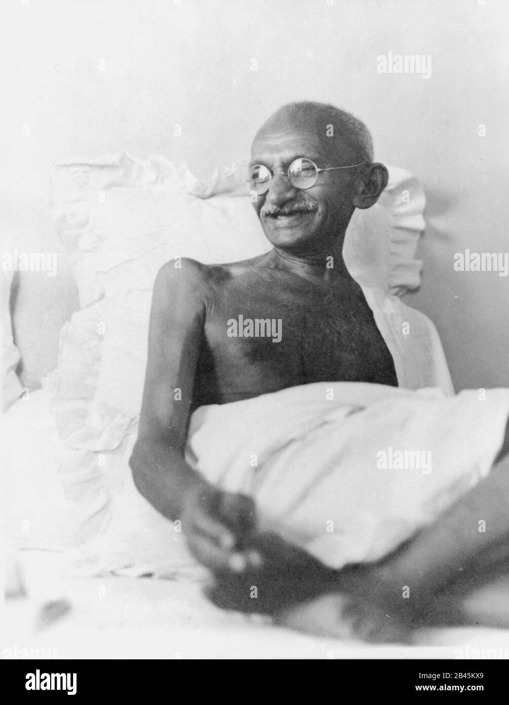 Mahatma Gandhi lachend, Birla House, Bombay, Mumbai, Maharashtra, Indien, Asien, August 1942, altes Vintage 1900er Picturee Stockfoto