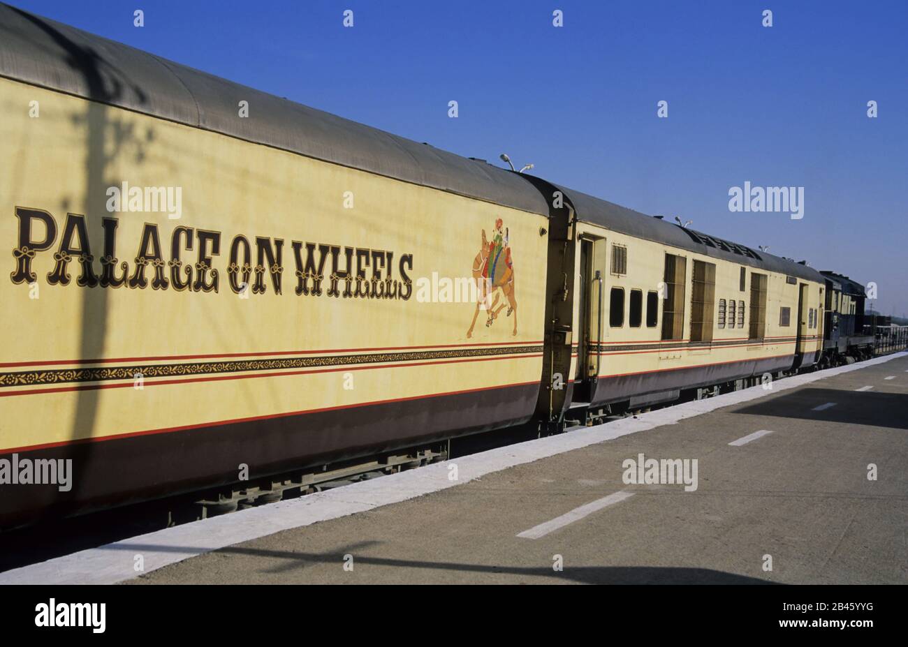 Züge Eisenbahn, Palast im Radzug, Gänseblümchen, rajasthan, Indien, Asien Stockfoto