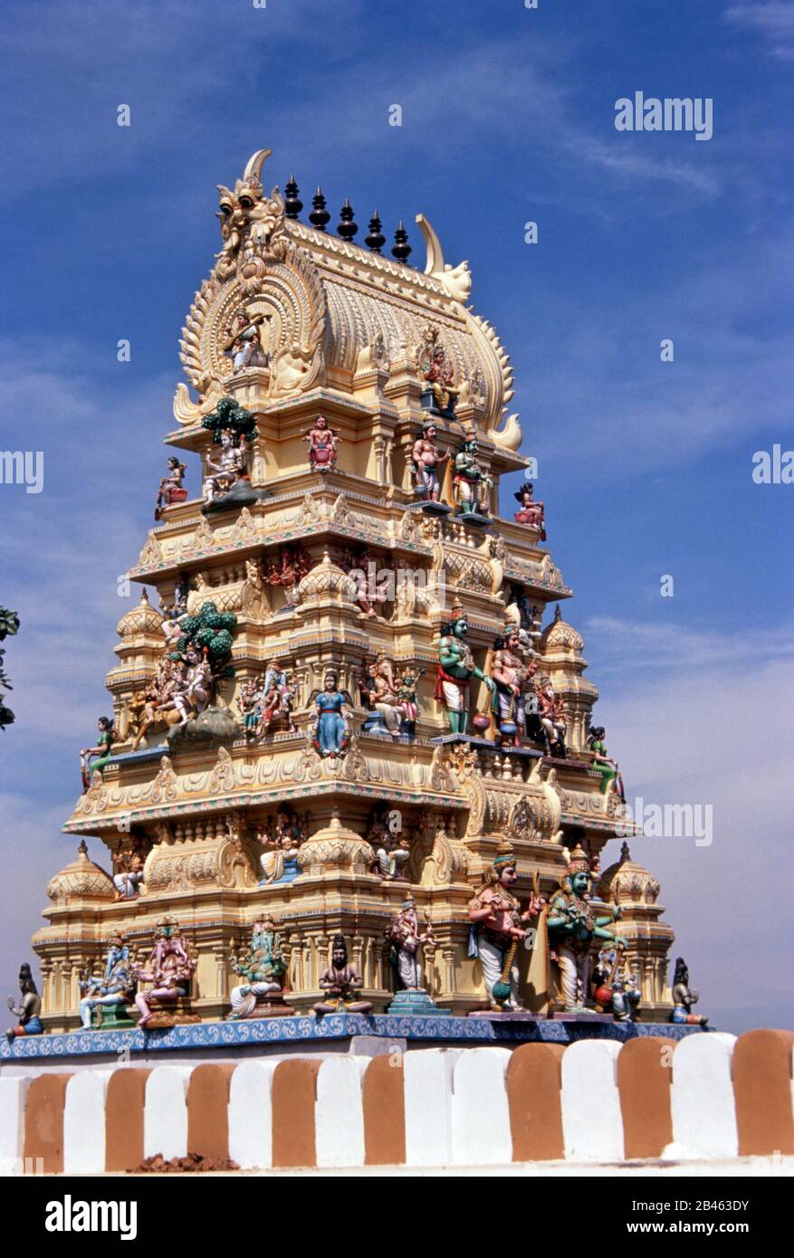 Gopuram, Vorderseite des Stiertempels, bangalore, karnataka, Indien, Asien Stockfoto