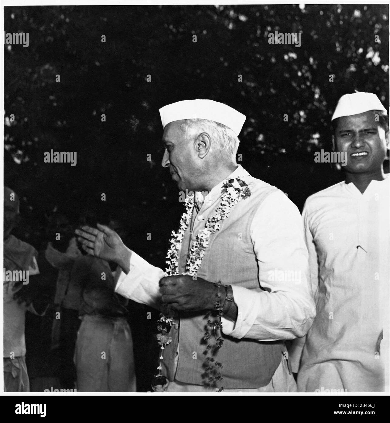 Pandit Jawaharlal Nehru, Besuch ländliche Indien, Uttar Pradesh, Indien, Asien, 1953, alter Jahrgang 1900s Bild Stockfoto
