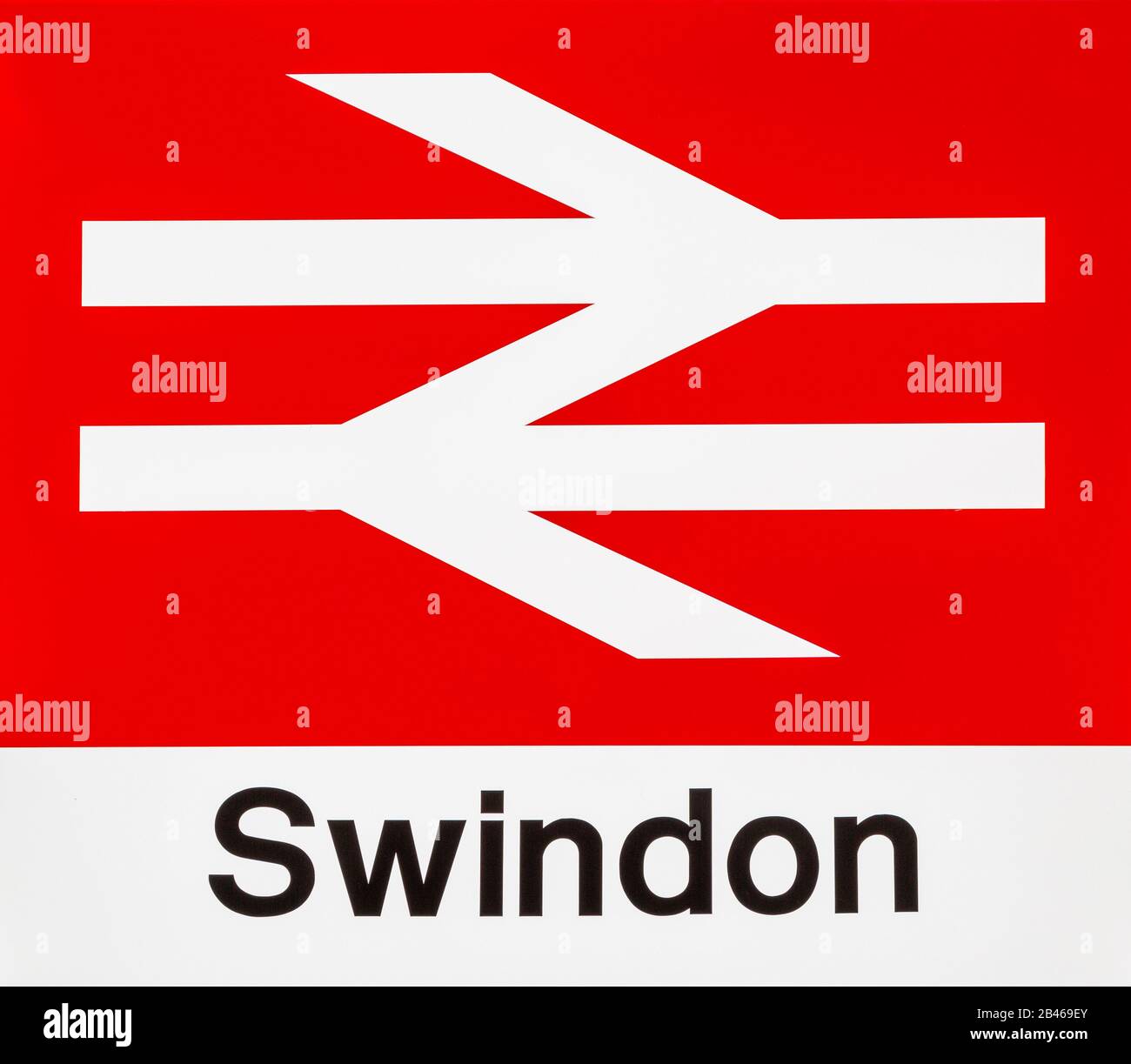 British Rail mit Doppelpfeil-Logo, entworfen von Gerry Barney, Bahnhof, Swindon, Wiltshire, England, Großbritannien Stockfoto