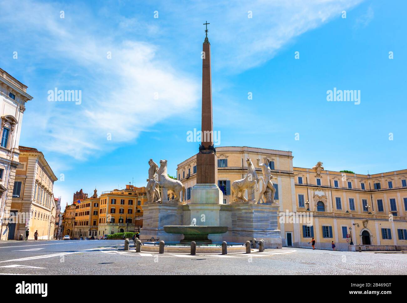 Dioscuri-Brunnen in der Nähe des Quirinalpalastes am Quirinale-Platz in Rom, Italien. Stockfoto