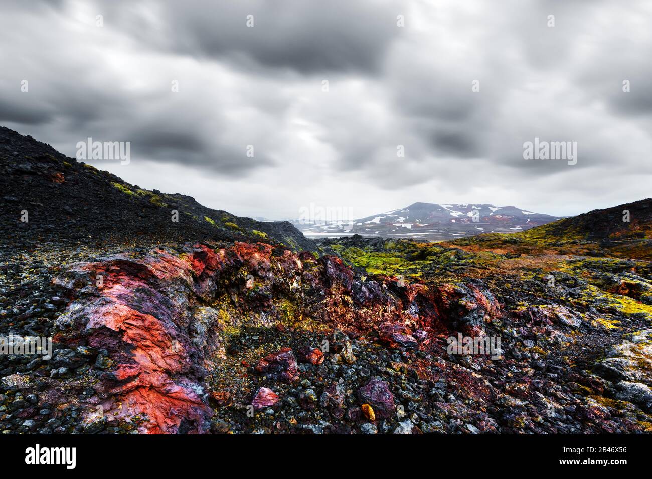Gefrorenes Lavafeld im Erdothermaltal Leirhnjukur, in der Nähe des Vulkans Krafla, Island, Europa. Landschaftsfotografie Stockfoto