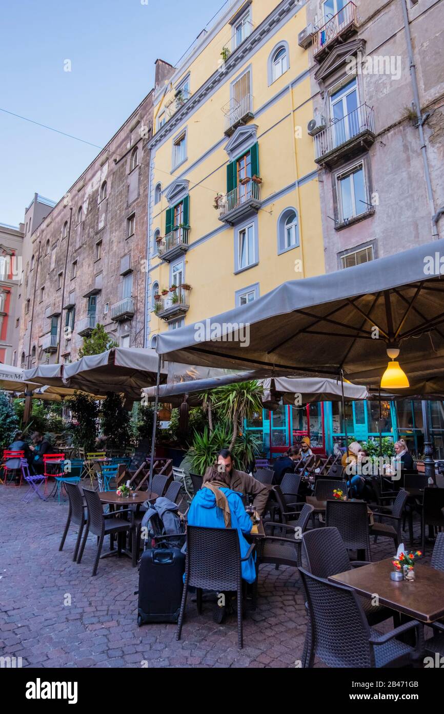 Piazza Bellini, centro storico, Neapel, Italien Stockfoto