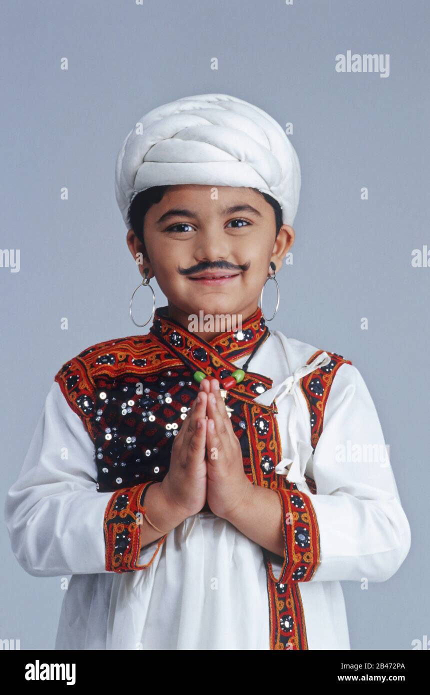Indisches Kind im Kostüm wie Gujarati aus Gujarat, Indien, HERR#498 Stockfoto