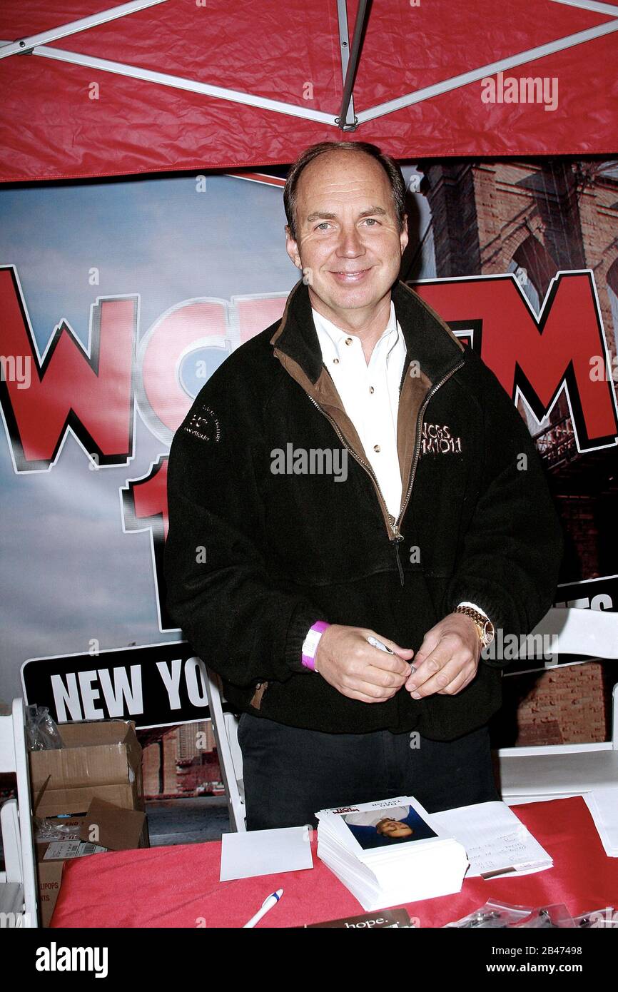 New York, NY, USA. Mai 2009. WCBS FM Radio Personality, Dan Taylor auf der CBS Radio New York Expo 2009 im Citi Field. Kredit: Steve Mack/Alamy Stockfoto