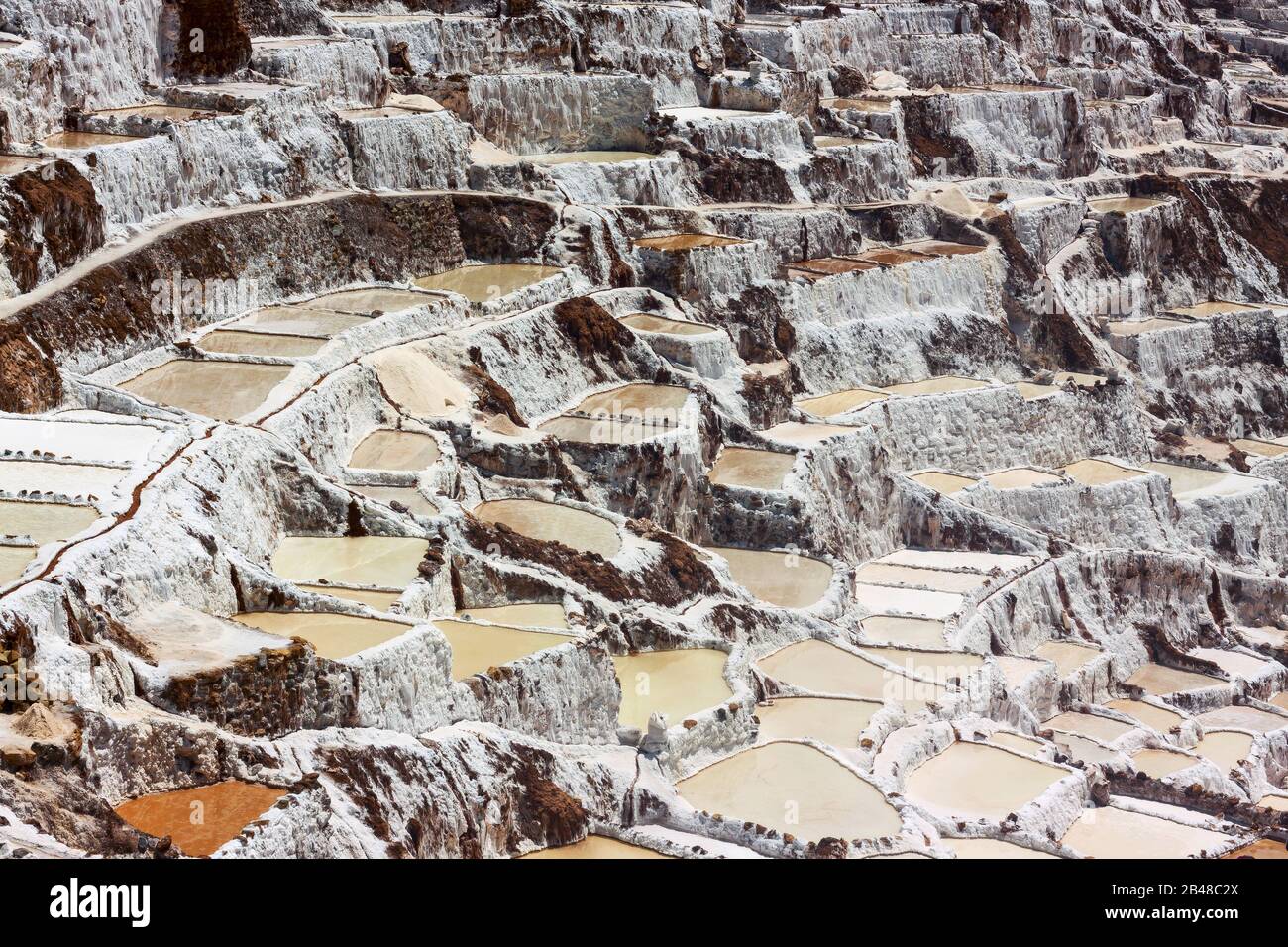 Salinas de Maras, man hat Salzbergwerke in der Nähe von Cusco, Peru, hergestellt Stockfoto