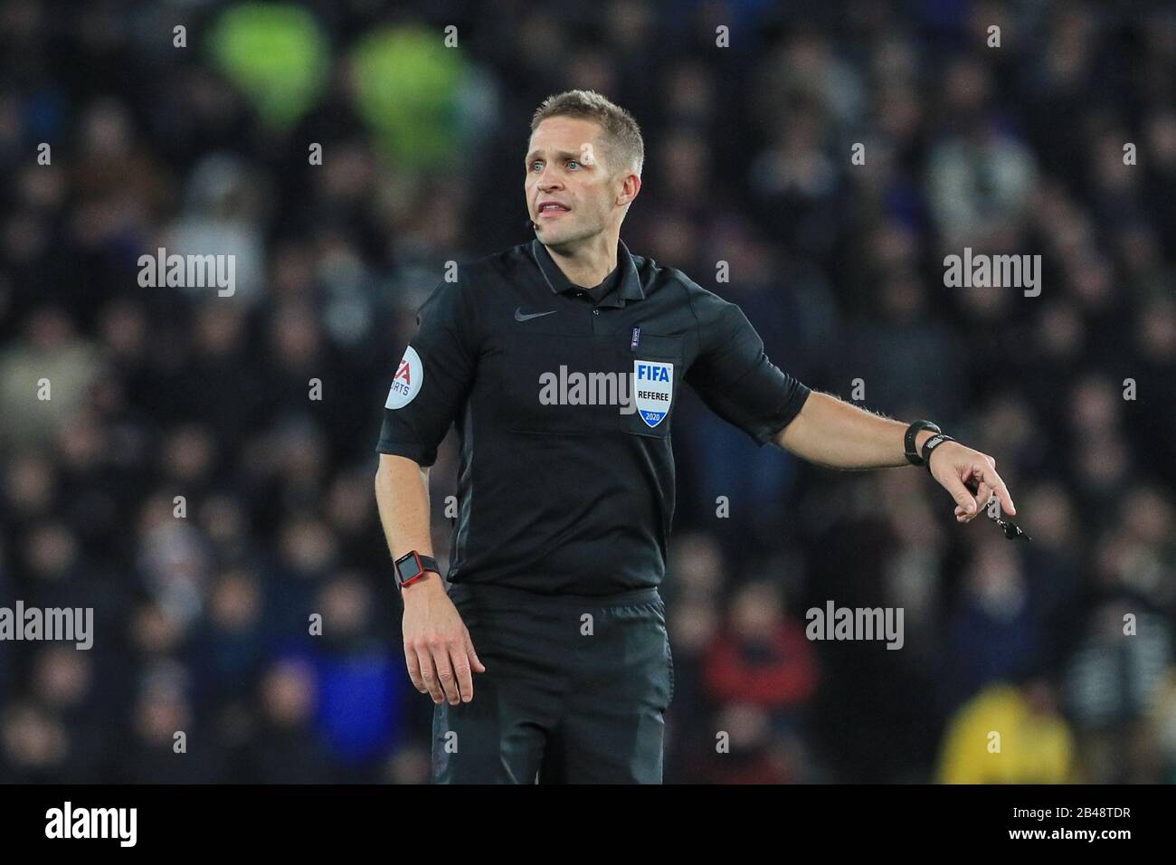 März 2020, Pride Park Stadium, Derby, England; Emirates FA Cup 5th Round, Derby County gegen Manchester United: Schiedsrichter Craig Pawson während des Spiels Stockfoto