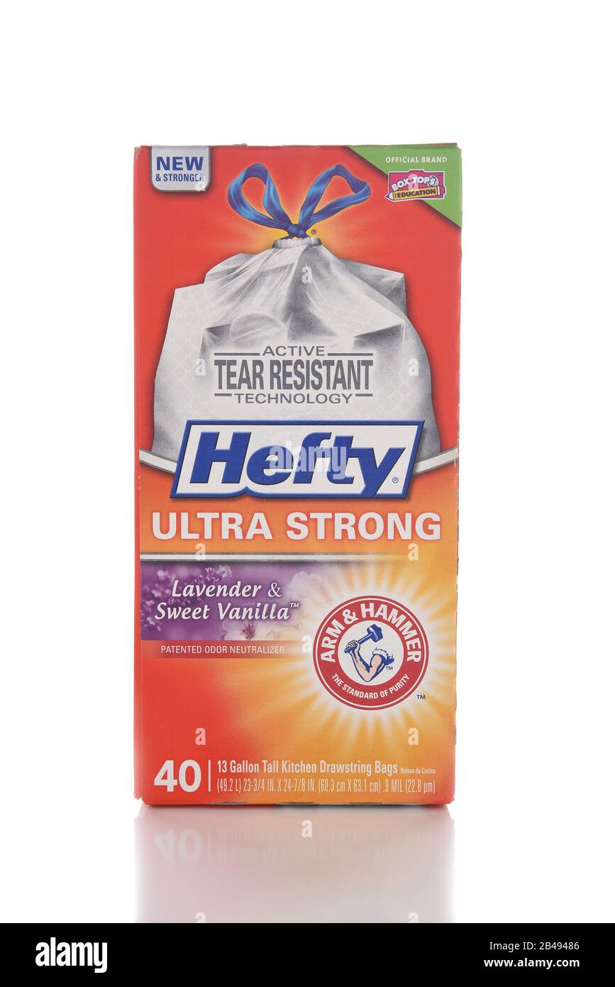 Irvine, KALIFORNIEN - 8. JANUAR 2017: Hefty Ultra Strong Kitchen Trash Bags. Hefty ist eine Abteilung von Reynolds Consumer Products. Stockfoto