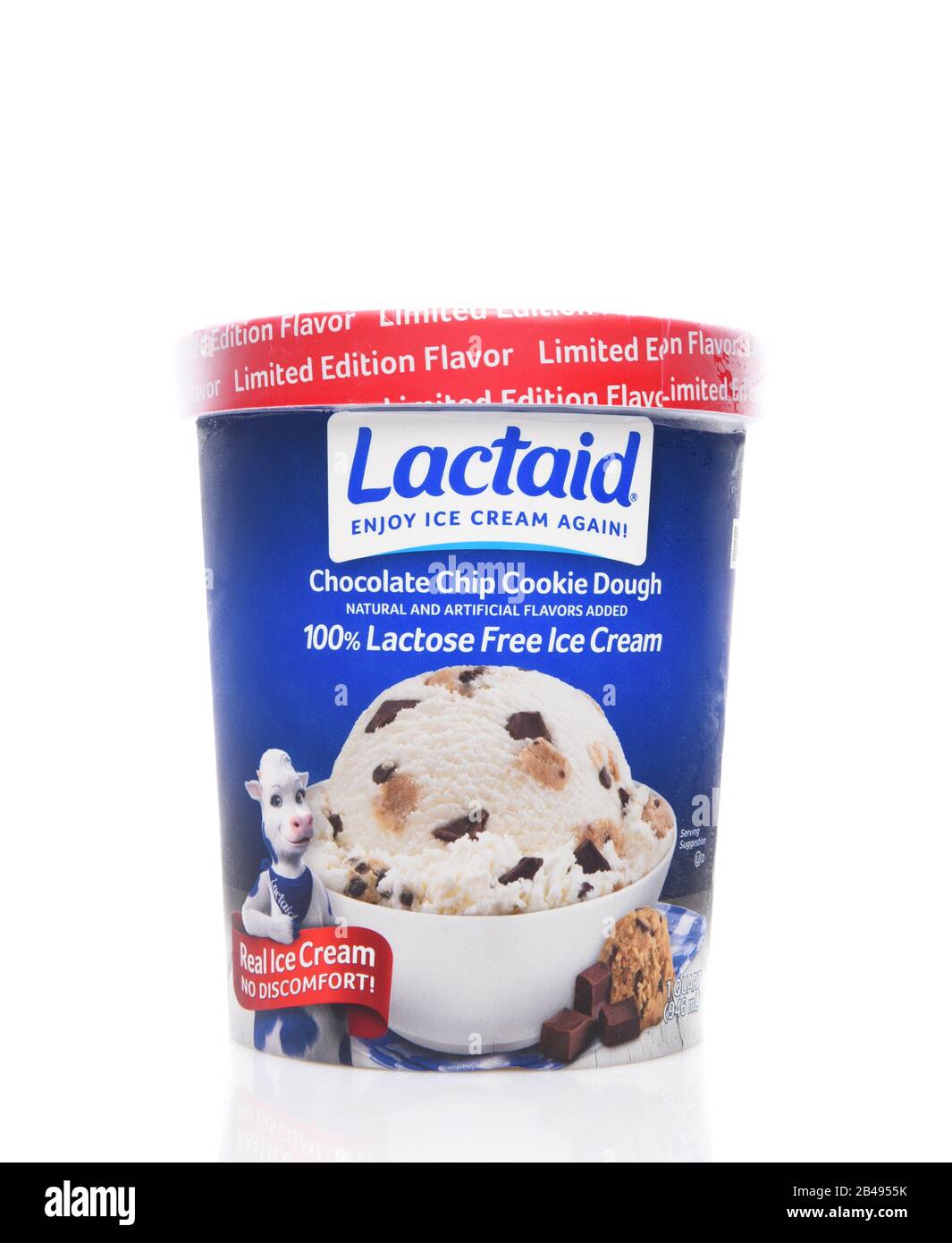 Irvine, KALIFORNIEN - 14. AUGUST 2019: Ein Karton mit Lactaid Chocolate Chip Cookie Teig Eiscreme. Stockfoto
