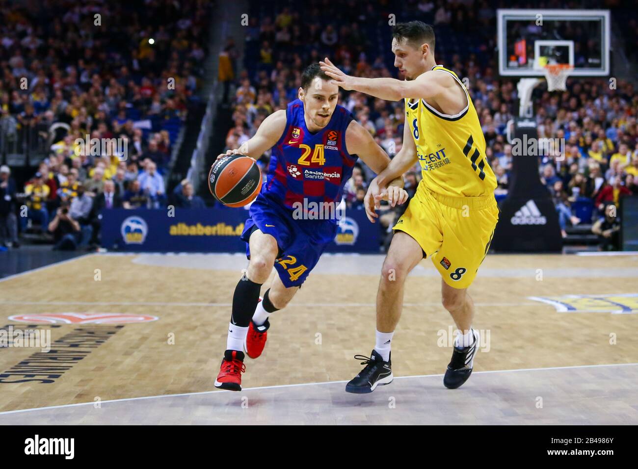 Berlin, 04. März 2020: Kyle Kuric vom FC Barcelona Basketball im Einsatz während des Euroleague-Basketballspiels Stockfoto