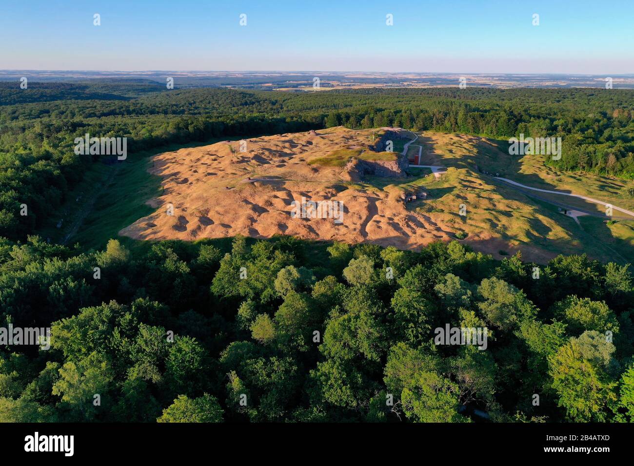 Frankreich, Meuse, Douaumont, Fort Douaumont, Verteidigungszentrum um Verdun (Luftbild) Stockfoto
