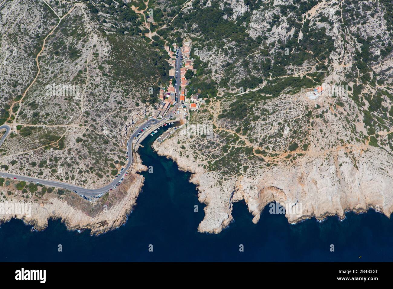 Frankreich, Bouches du Rhone, Marseille et Cassis, Parc National des Calanques, massiv des Calanques, callelongue et Marseille (vue aérienne) Stockfoto