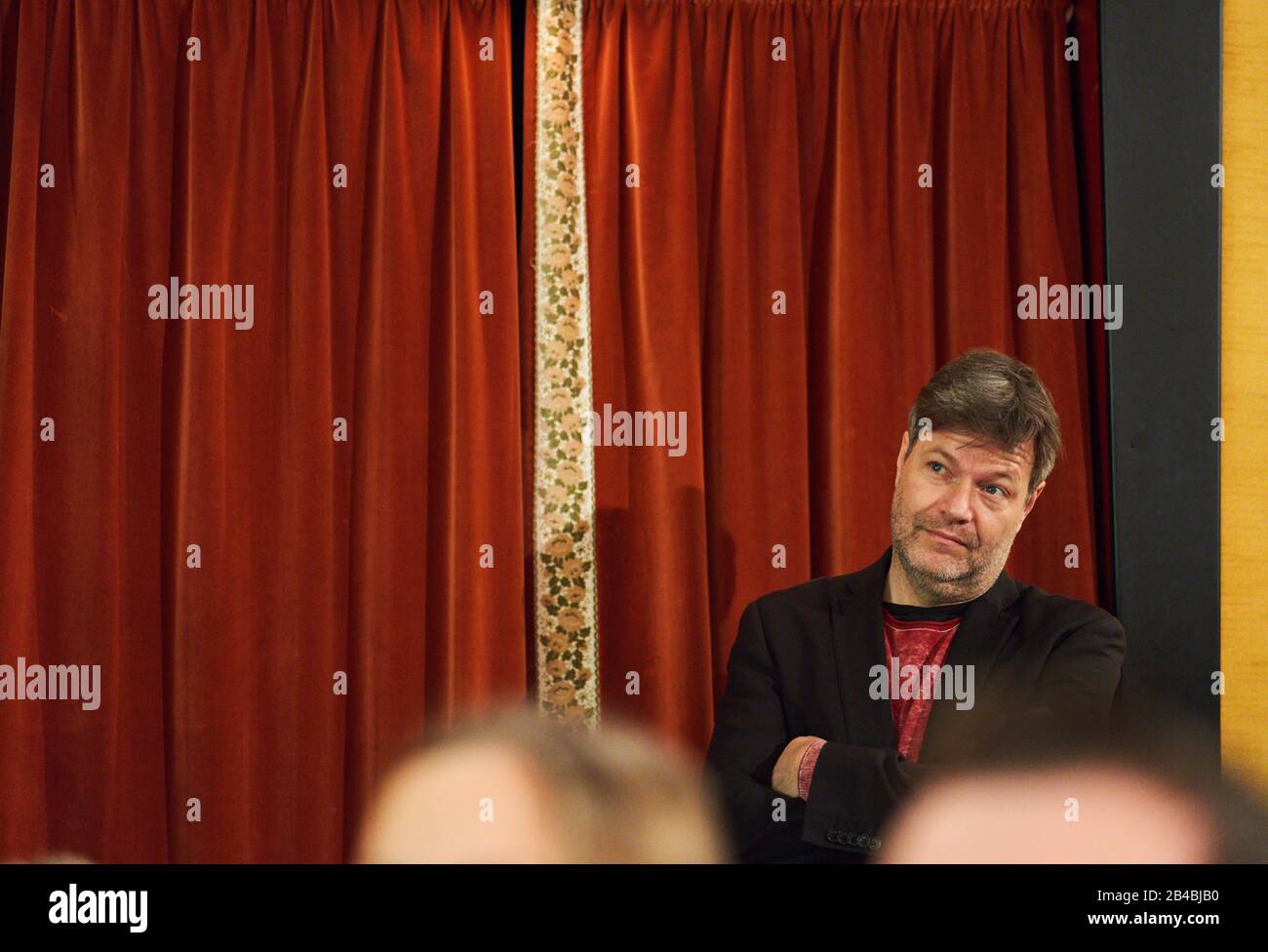 Robert Habeck in Marktoberdorf, 5. März 2020. Der Politiker Robert HABECK, Bundesvorsitzender Bündnis 90 die Gruenen spricht bei seinem Besuch im Kino Filmburg am 5. März 2020 in Marktoberdorf © Peter Schatz / Alamy Live News Stockfoto