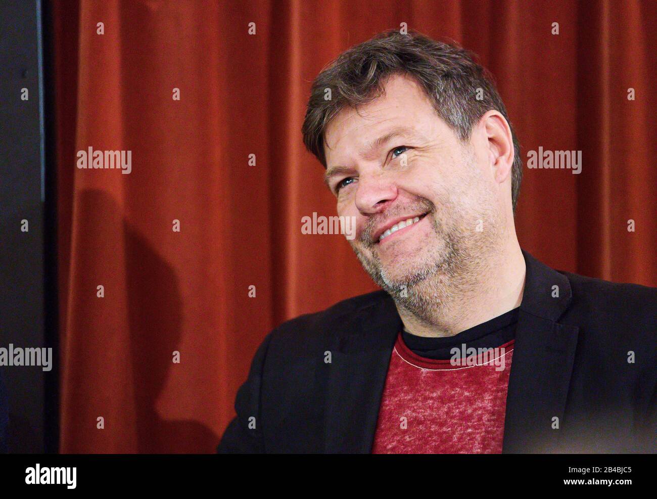 Robert Habeck in Marktoberdorf, 5. März 2020. Der Politiker Robert HABECK, Bundesvorsitzender Bündnis 90 die Gruenen spricht bei seinem Besuch im Kino Filmburg am 5. März 2020 in Marktoberdorf © Peter Schatz / Alamy Live News Stockfoto