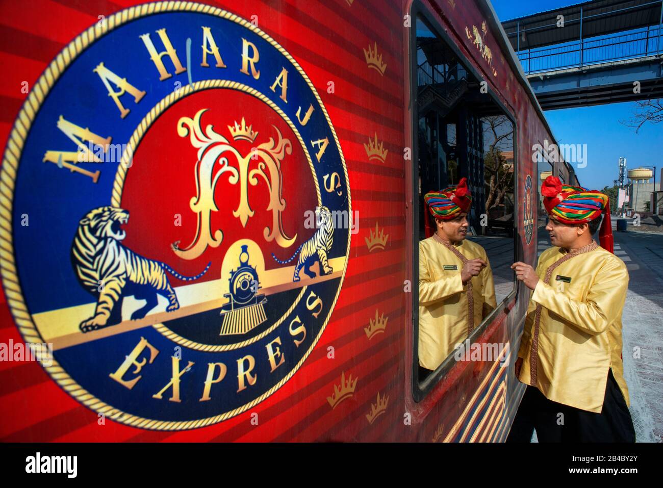 Luxuszug Maharajas Schnellzug im Jodhpur Bahnhof Rajasthan Indien. Stockfoto