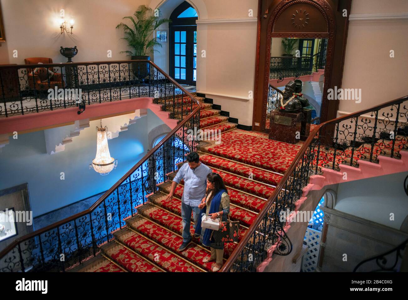 Im Taj Mahal Intercontinental Hotel und dem Tor nach Indien, Mumbai, früher Bombay, Maharashtra State, Indien Stockfoto