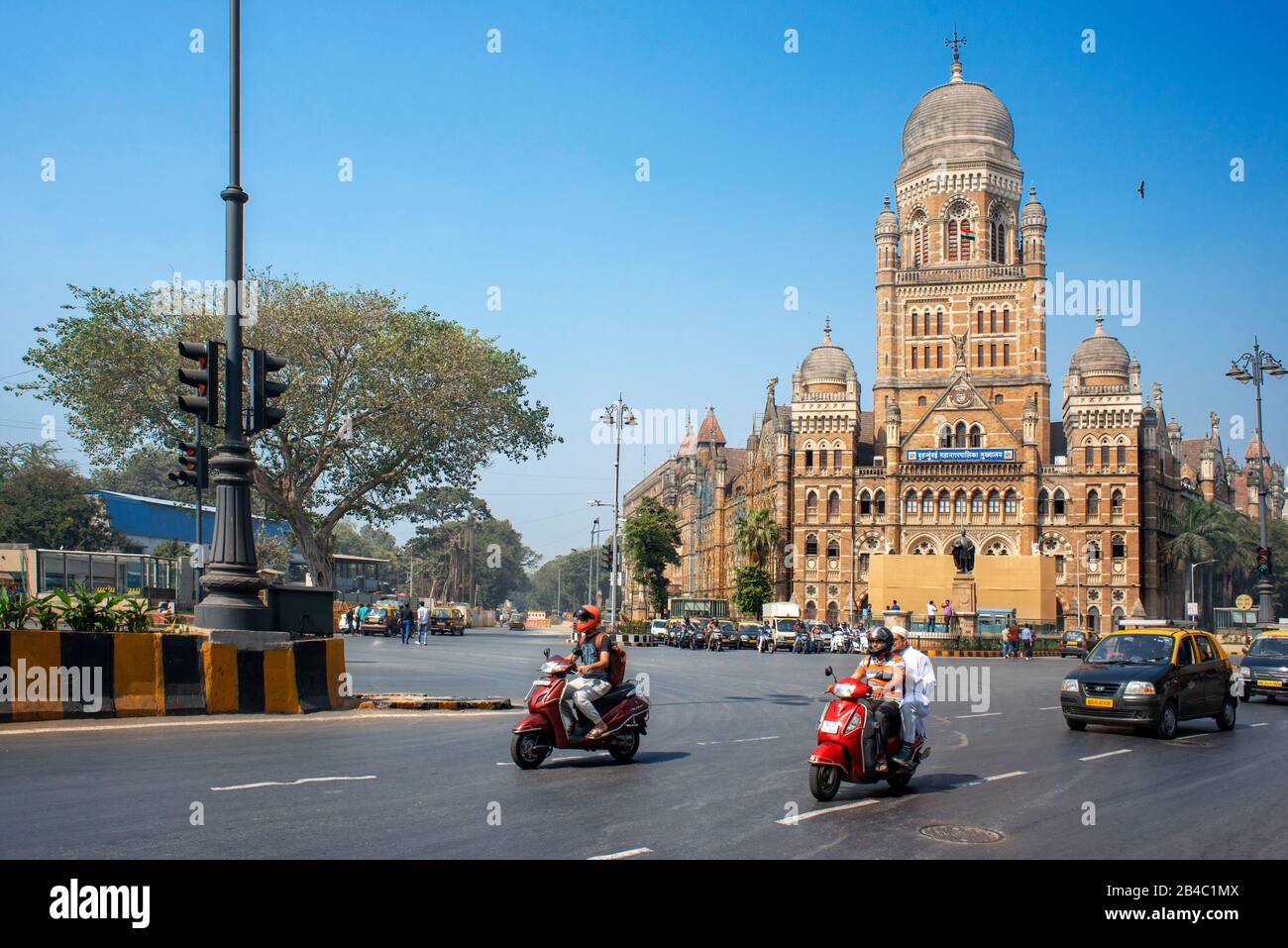 Flora-Brunnen jetzt Hutatma Chowk und Oriental Insurance Building Bombay Mumbai Maharashtra Indien Stockfoto