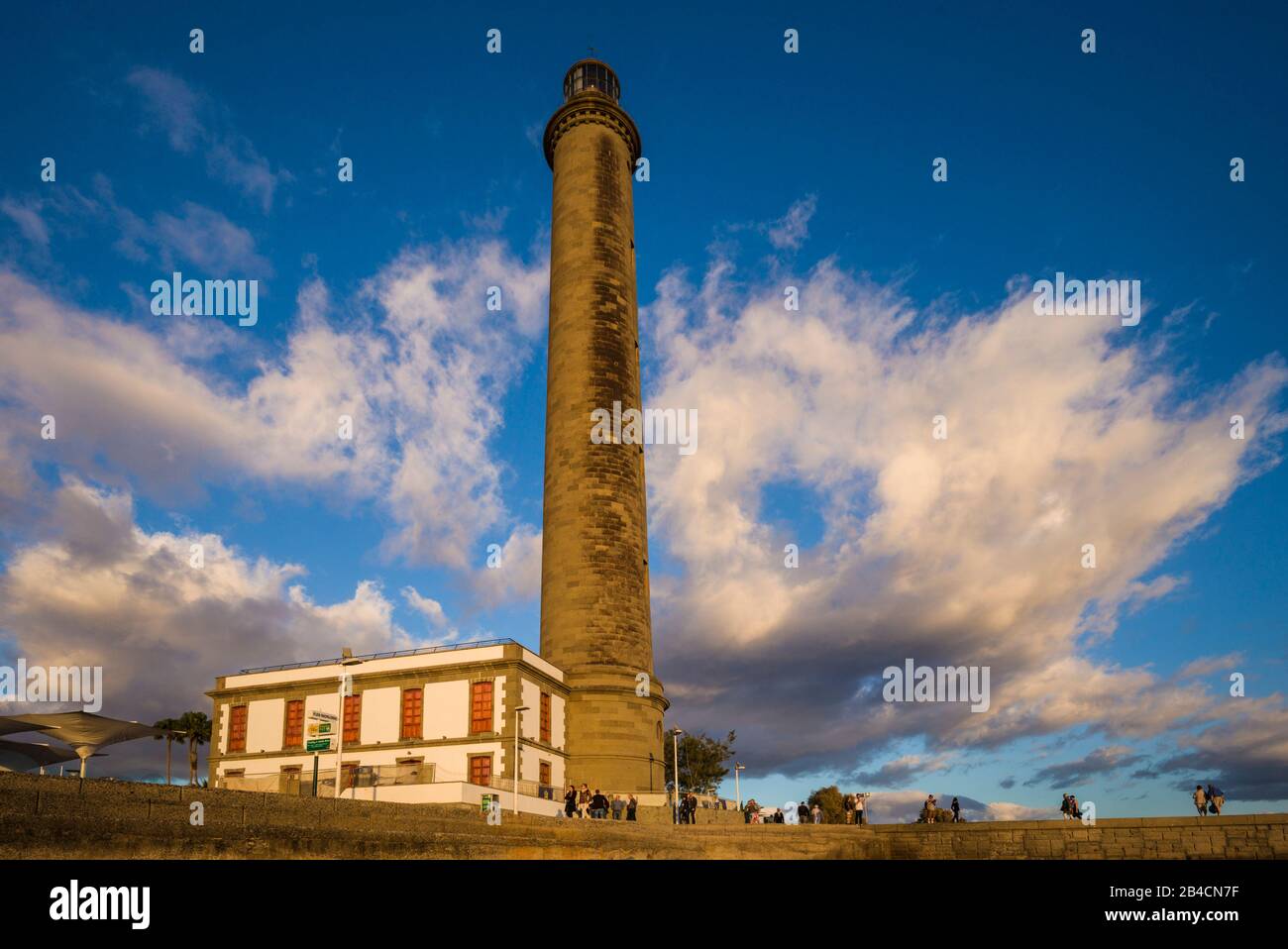 Spanien, Kanarische Inseln, Gran Canaria, Maspalomas, Leuchtturm von Maspalomas, Sonnenuntergang Stockfoto