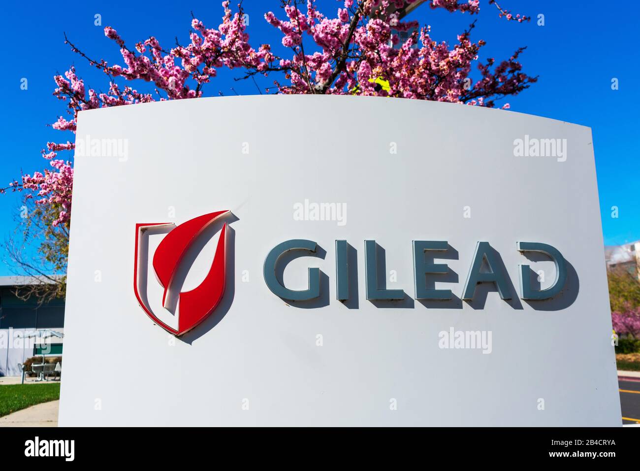 Gilead Schild am Hauptsitz. Gilead Sciences kündigte Pläne an, eine Behandlung für COVID-19 zu testen, eine Krankheit, die durch den wachsenden Coronavirus-Ausbruch verursacht wurde Stockfoto