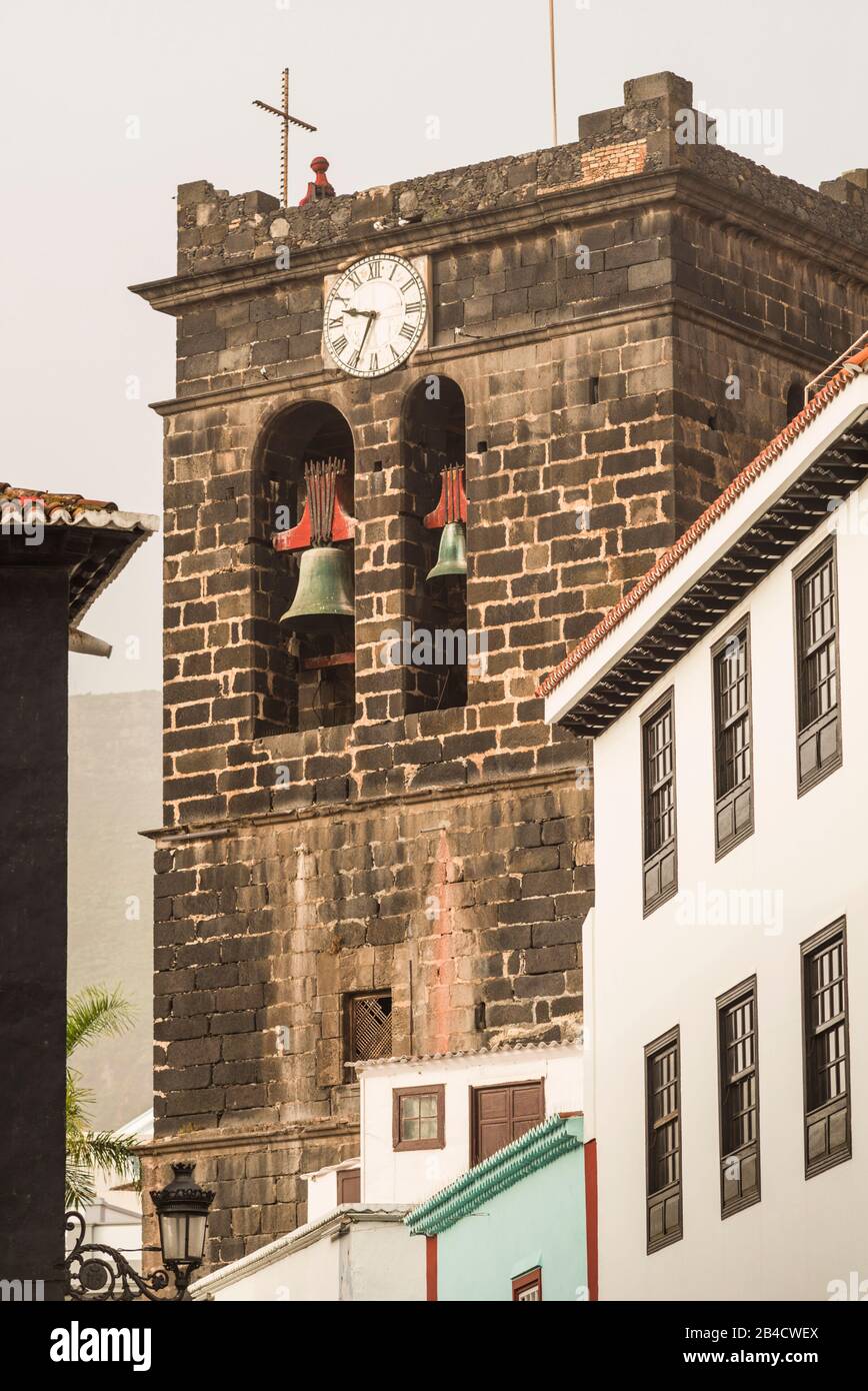 Spanien, Kanarische Inseln, La Palma, Santa Cruz de la Palma, Plaza Espana, Iglesia del Salvador Kirche, außen Stockfoto