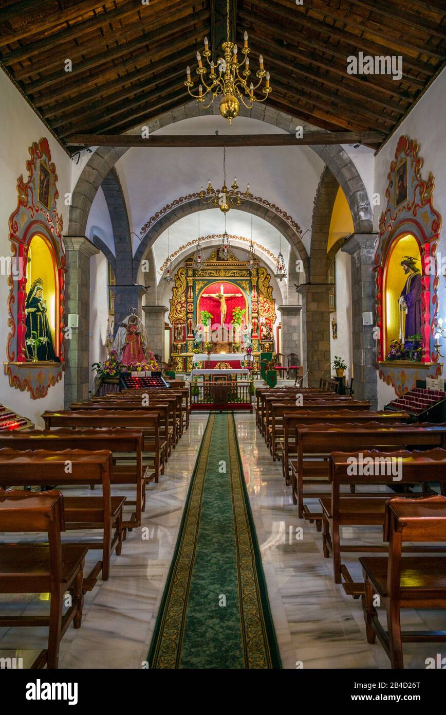 Spanien, Kanarische Inseln, Teneriffa, Santiago del Teide, Iglesia de San Fernando Rey Kirche, innere Stockfoto