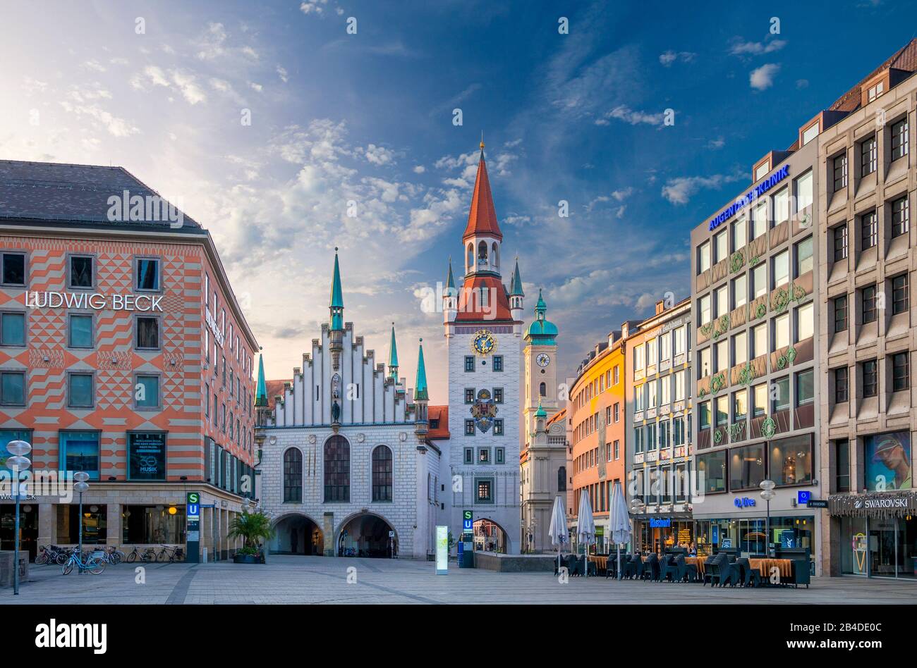 Altes Rathaus und Heiliggeistkirche, Marienplatz, München, Oberbayern, Bayern, Deutschland, Europa Stockfoto