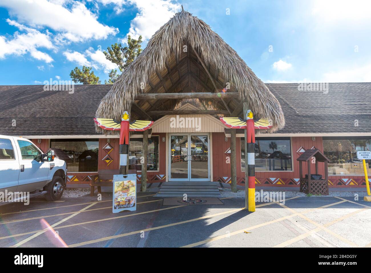 Bekleidung und Souvenirladen, Miccosukee, Indian Village, Everglades National Park, Florida, USA, Nordamerika Stockfoto