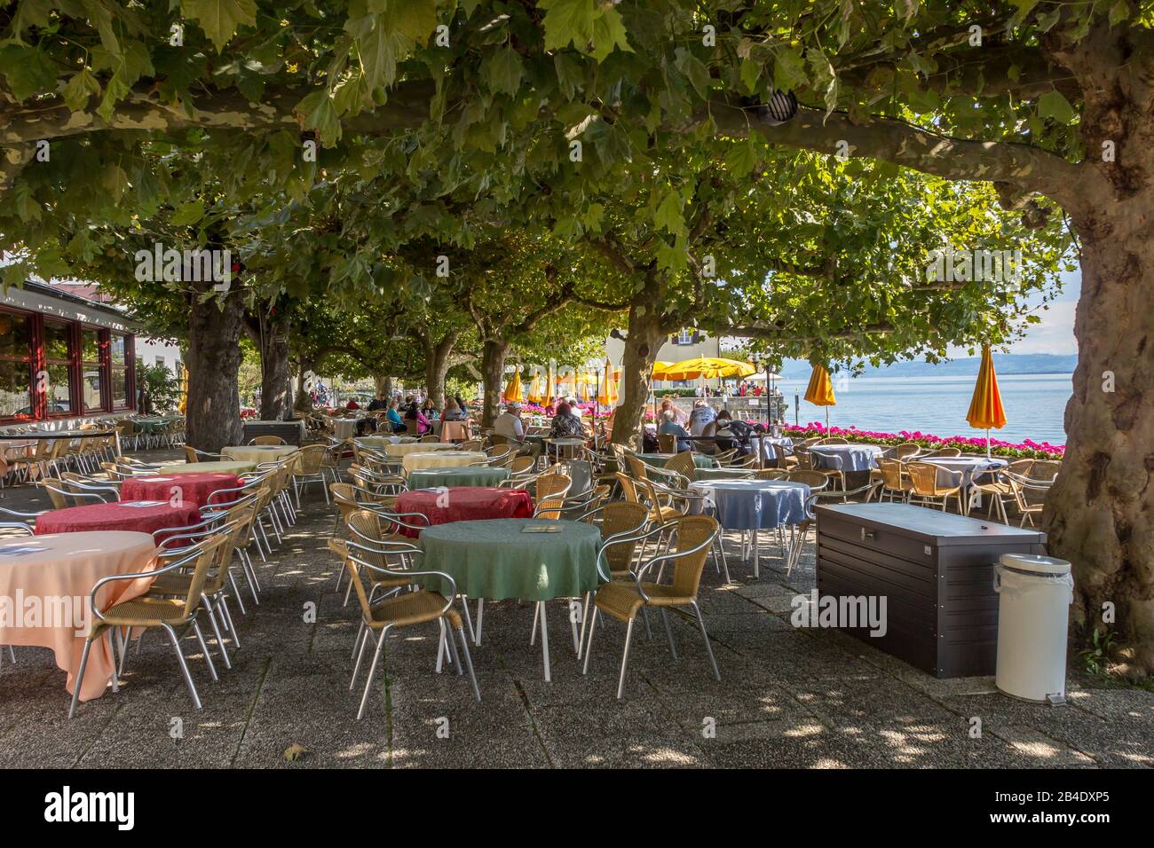 Meersburg, Deutschland - 07. Sept. 2015: Meersburg, eine Stadt im südwestdeutschen Land Baden-Württemberg. Am Ufer des Bodenseeufers (Bodensee), Stockfoto