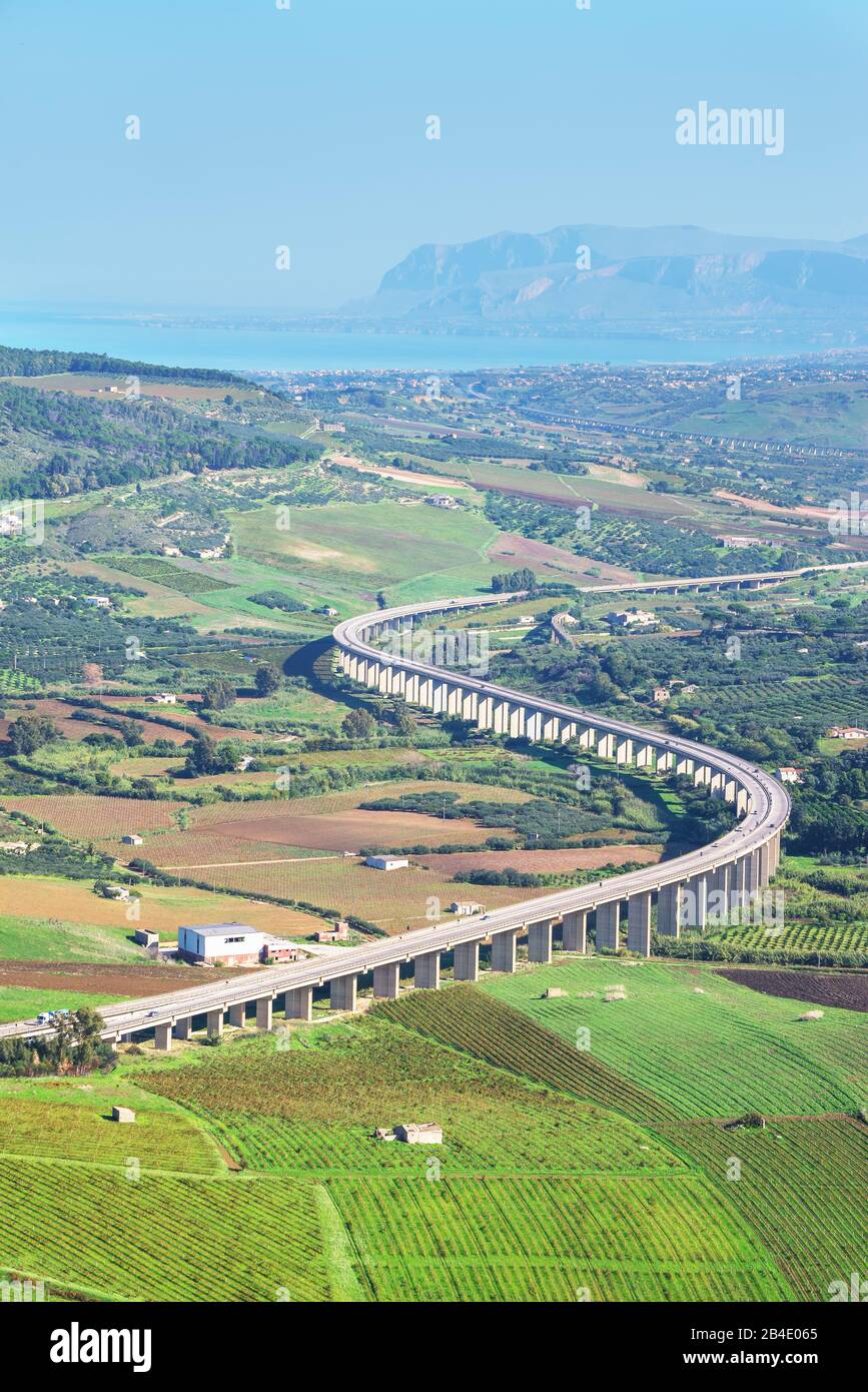 Autobahn Palermo-Trapani, Segesta, Provinz Trapani, Sizilien, Italien Stockfoto