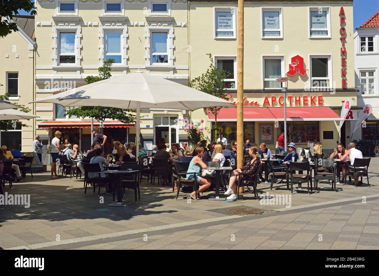 Europa, Deutschland, Hamburg, Bergedorf, Sachsentor, Fußgängerzone, Stadt, Einkaufstraße, Straßencafé, Stockfoto