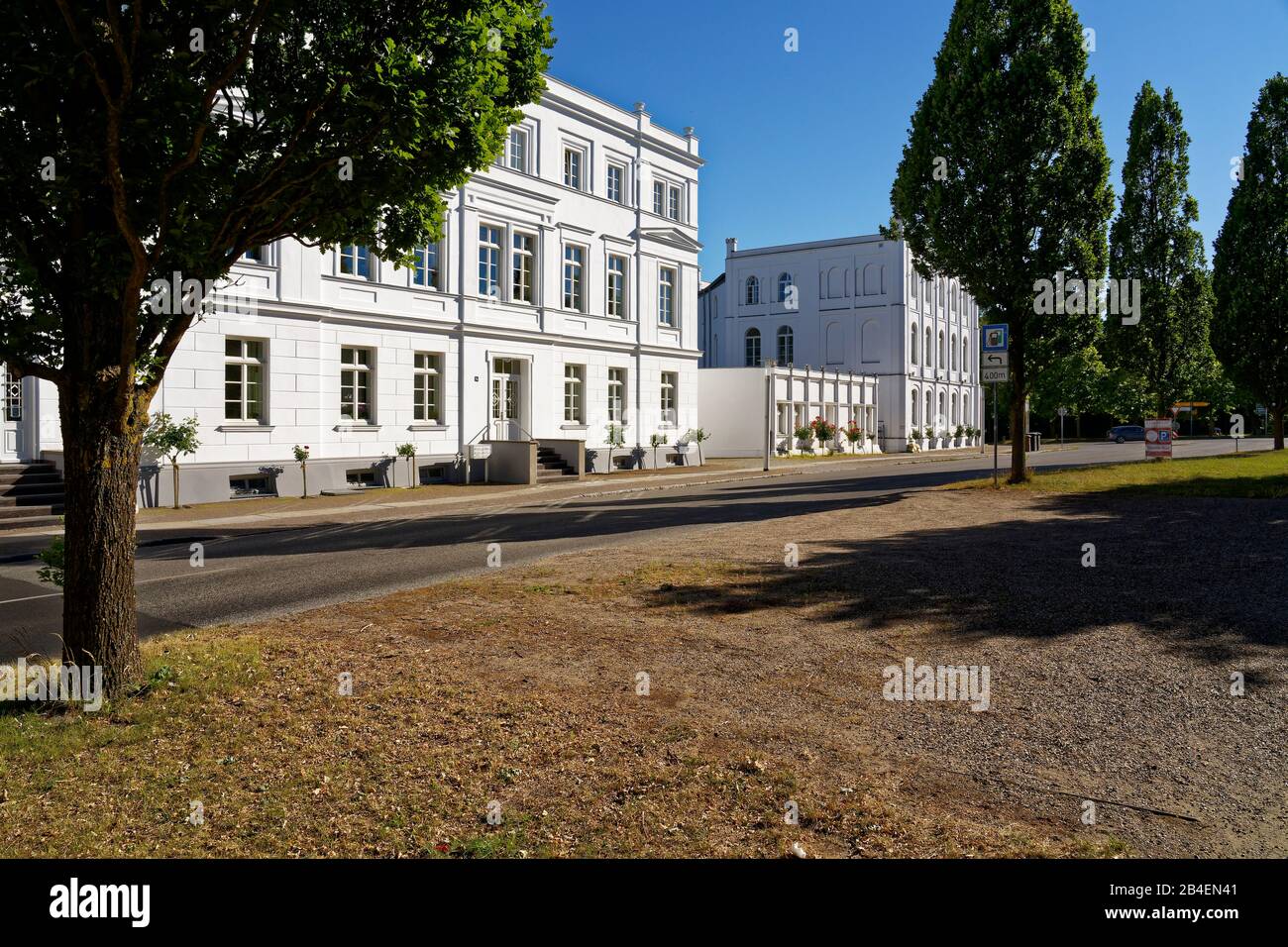 Die klassischen Gebäude am Circus in Putbus, Landkreis Vorpomern-Rügen, Mecklenburg-Vorpommern, Deutschland Stockfoto