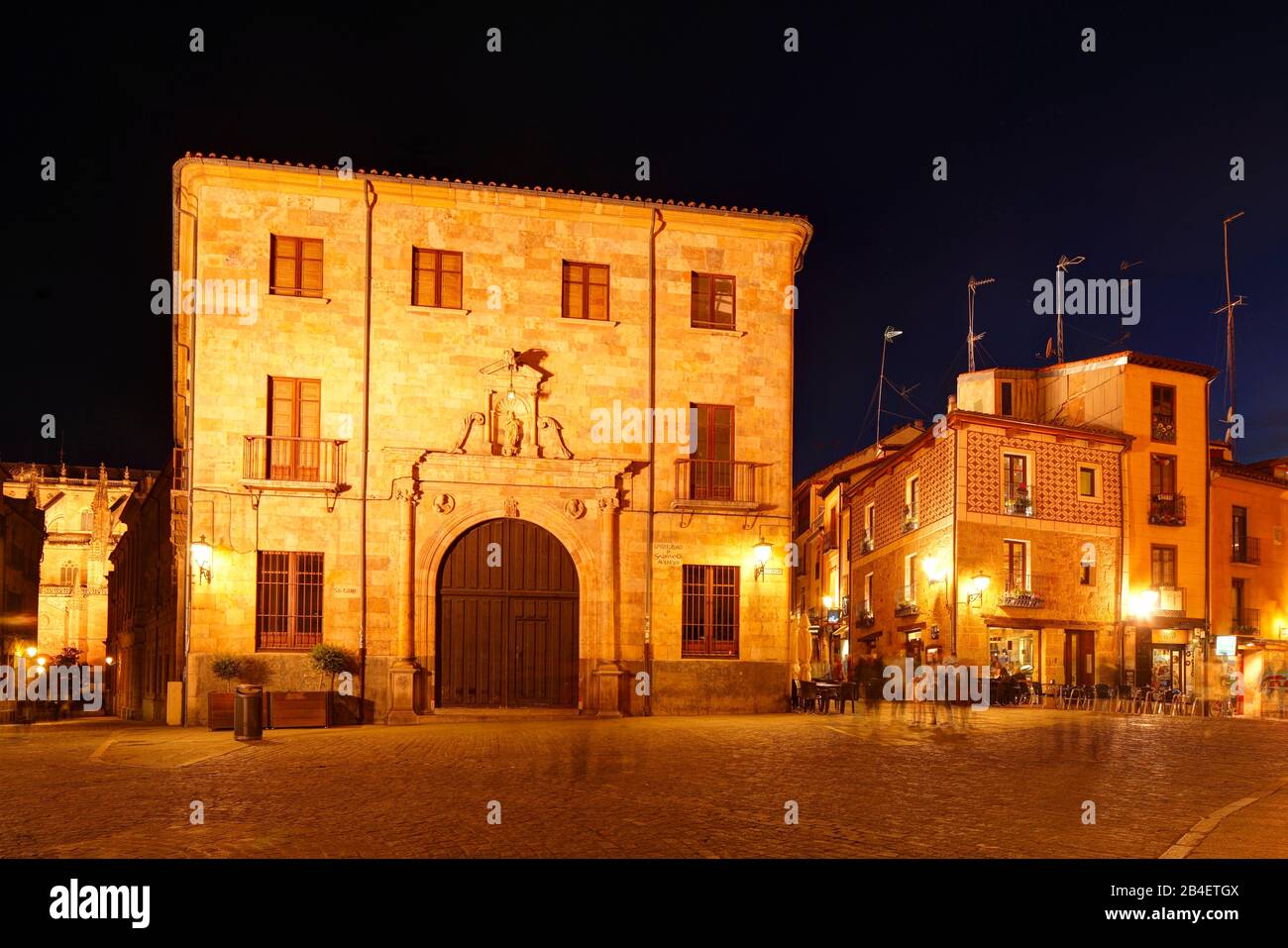 Aulario von der Universität Salamanca in der Nacht, Salamanca, Castilla y Leon, Kastile und Leon, Spanien, Europa Stockfoto