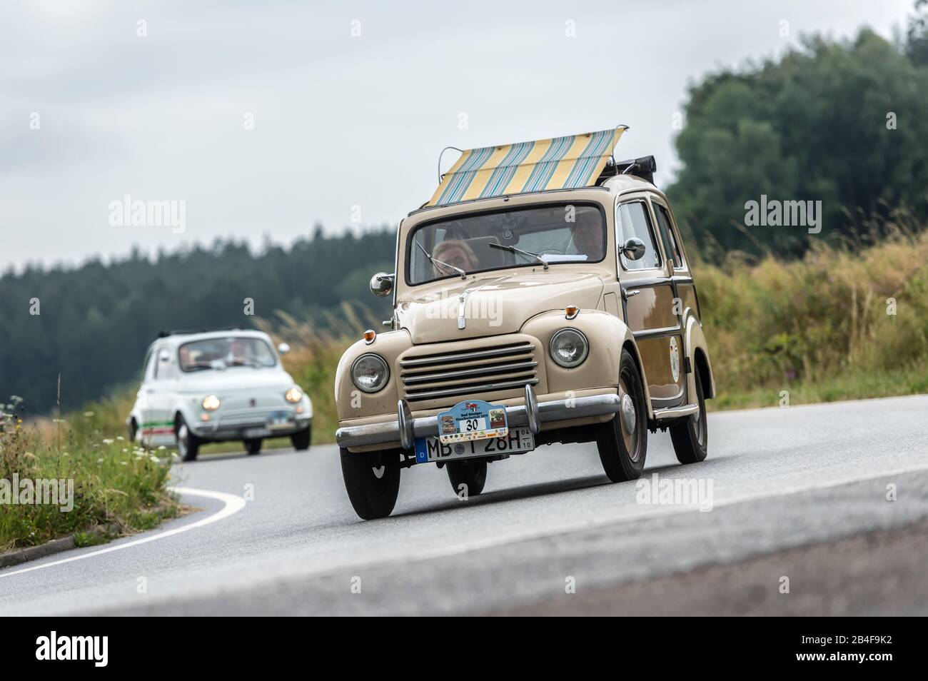 Bad König, Hessen, Deutschland, FIAT 500 C Belvedere, Topolino, Baujahr 1954, 569   Hubraum, 15 KW beim klassischen Festival. Stockfoto