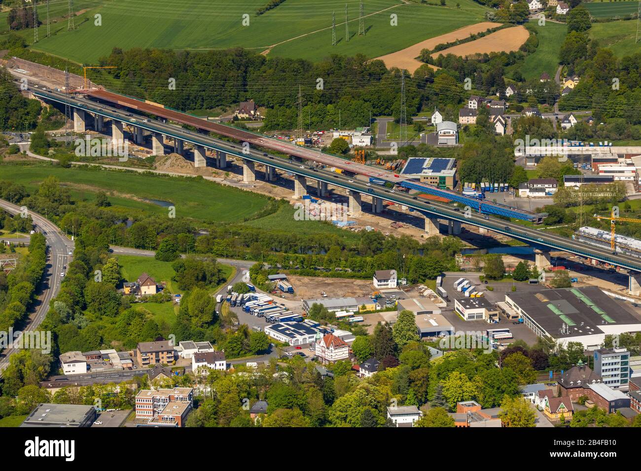 Luftbild der Autobahnbrücke A45 Sauerlandlinie in Hagen im Ruhrgebiet im Bundesland Nordrhein-Westfalen, Deutschland Stockfoto