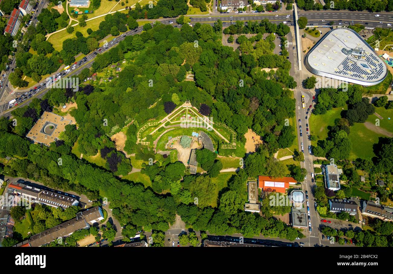 Luftbild der Festung x des Festungsrings Köln als Teil des preussischen Festungsrings Köln als ehemalige Stadtmauer in Köln im Rheinland im Land Nordrhein-Westfalen, Deutschland, Stockfoto