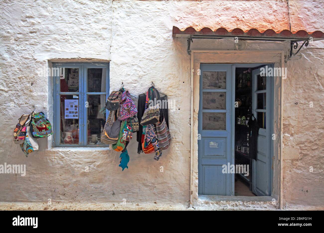 Modeboutique in Leonídion, Arcadia, Peloponnes, Griechenland Stockfoto