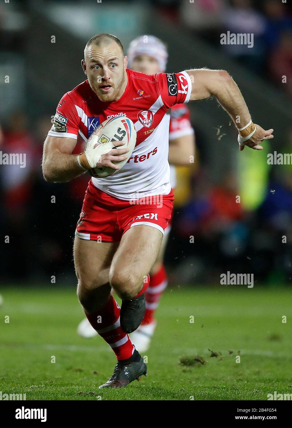 James Roby von St Helens in Aktion gegen Huddersfield Giants während des Betfred Super League-Matches im Totally Wicked Stadium, St Helens. Stockfoto